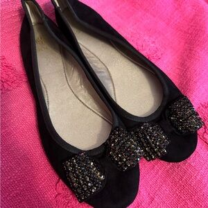 Isola Black Rhinestone Bow Suede and Leather Women's Flats Size 8, 39 NWOT